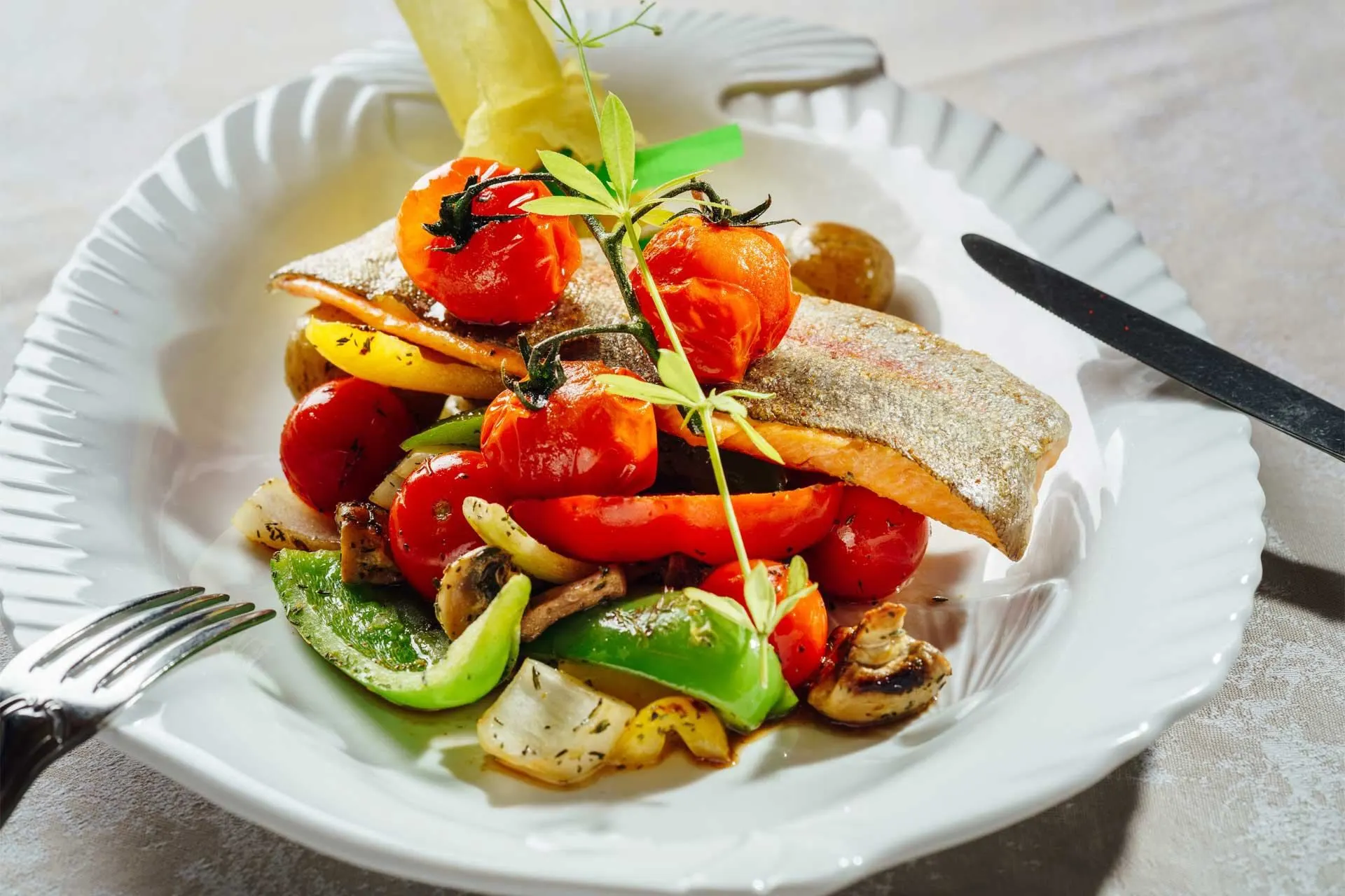 Pan-fried trout fillet with vegetables from the Taurerwirt kitchen